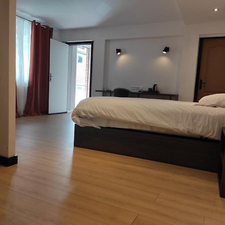 Modern'Hotel Valenciennes Exterior photo